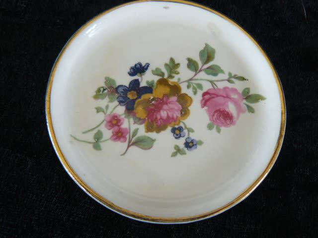 PIN DISH PORCELAIN GOLD RIM 7 CM
