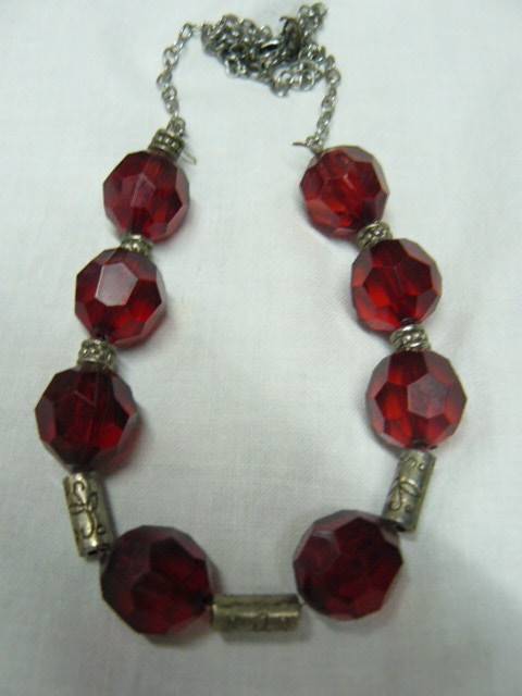 NECKLACE GLASS BEADS