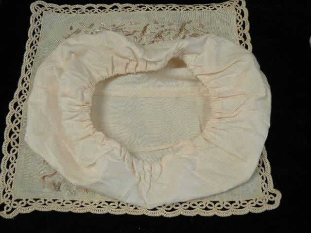 THE MOST STUNNING HAND EMBROIDERED VINTAGE COTTON ST SIZE TISSUE BOX COVER CREAM