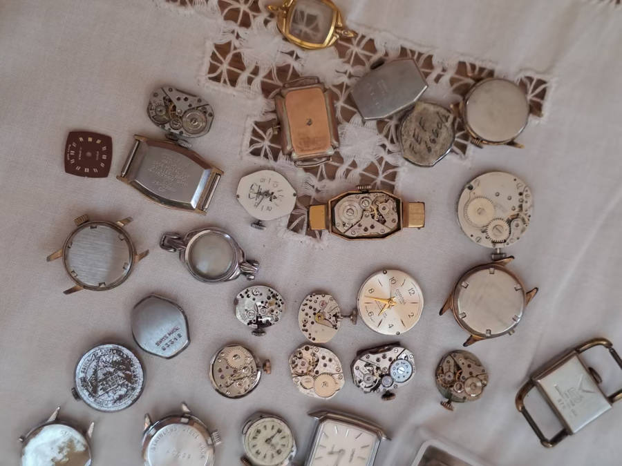 Lot 17 various ladies watches movement and housings