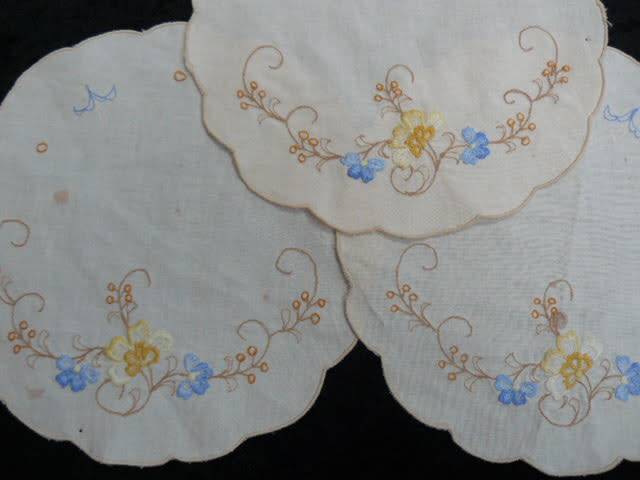 DOILIE SET X 3 20 CM