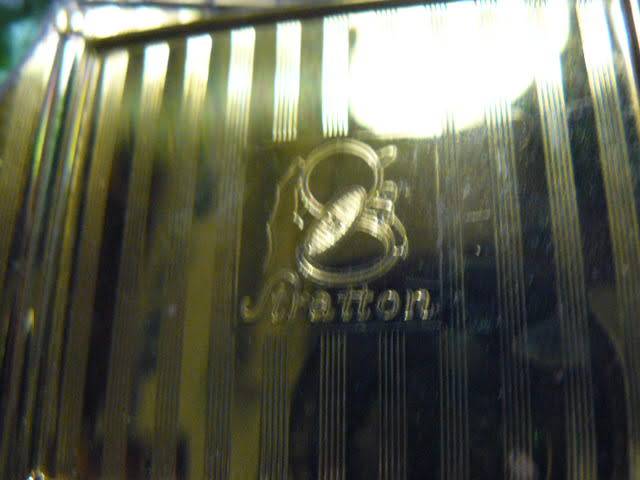 VINTAGE POWDER COMPACT STRATTON ENGLAND