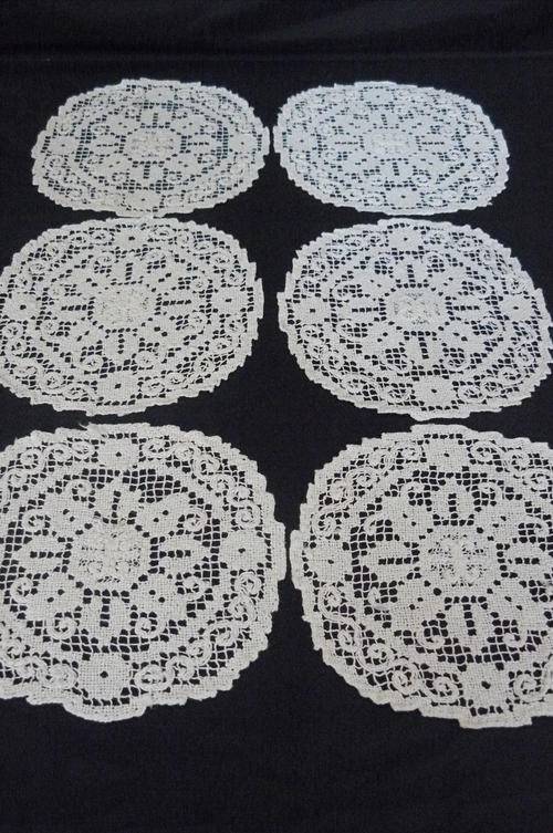 SET OF 6 X COTTON DOILIES 17 CM