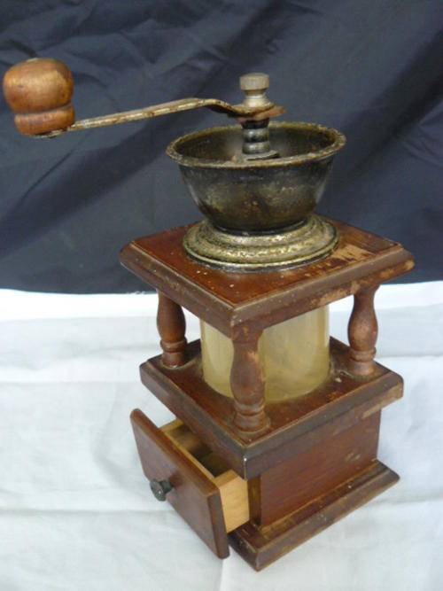 COFFEE OR PEPPER GRINDER