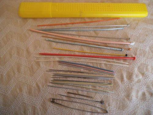 VINTAGE JOBLOT OF KNITTING NEEDLES