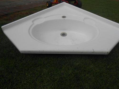 CORNER BASIN