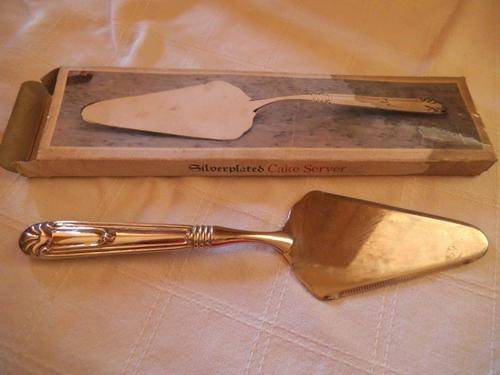 STUNNING SILVER PLATED CAKE SERVER