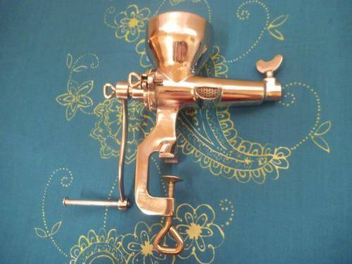 STAINLESS STEEL WHEATGRASS JUICER