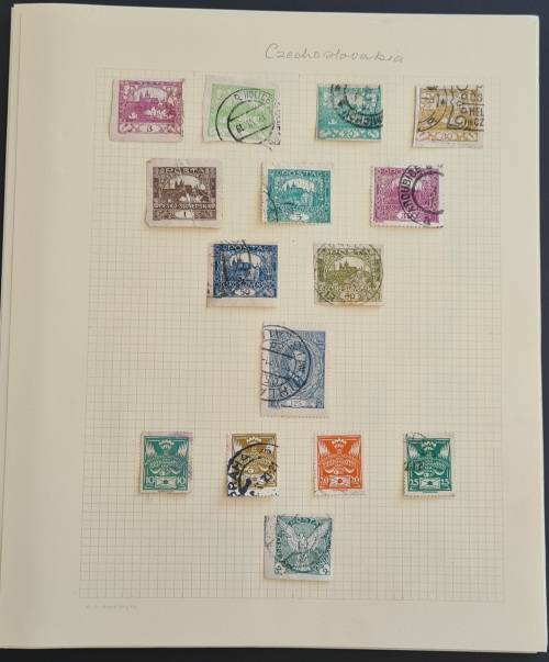 Czechoslovakia - Small collection on 9 pages + singles