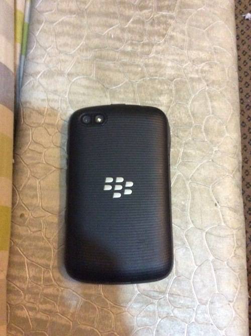 iPhone 3GS and blackberry 9720