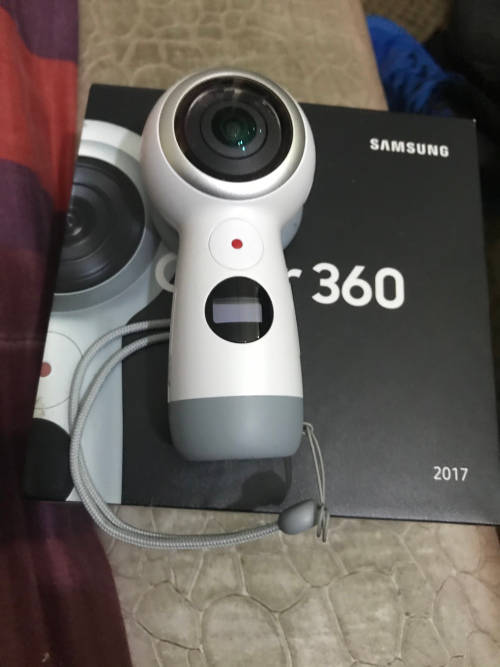 Samsung gear 360 camera