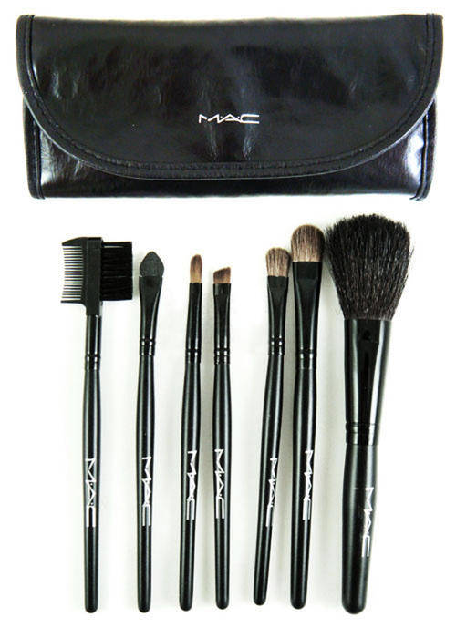 MAC 7PIECE MAKE UP BRUSH SET