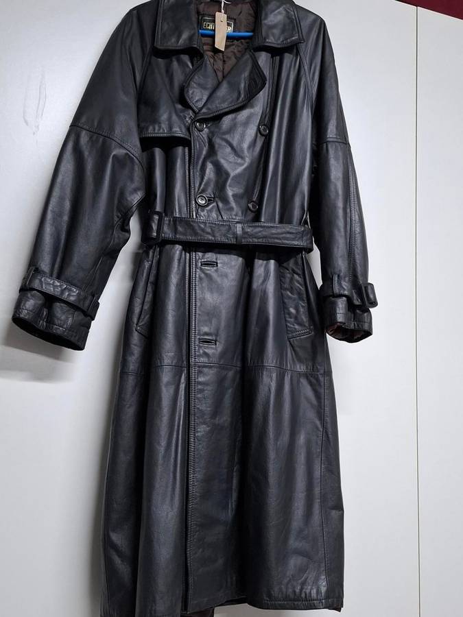 Vintage XL Men's Trench Coat - Genuine Leather - Superb Condition  - WINTER IS HERE !