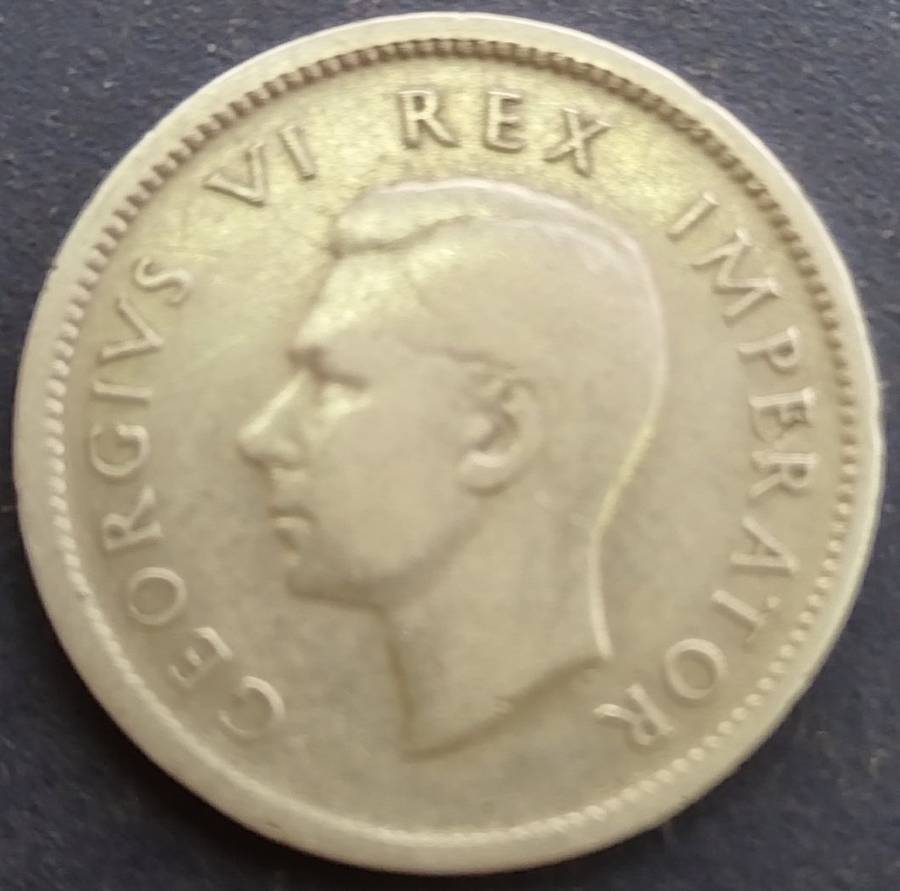 1943     6D  coin  SA        (SILVER 0.800 )       SUN13299*
