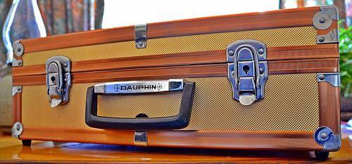 Dauphin Professional metal camera case with  padding. EXCELLENT!
