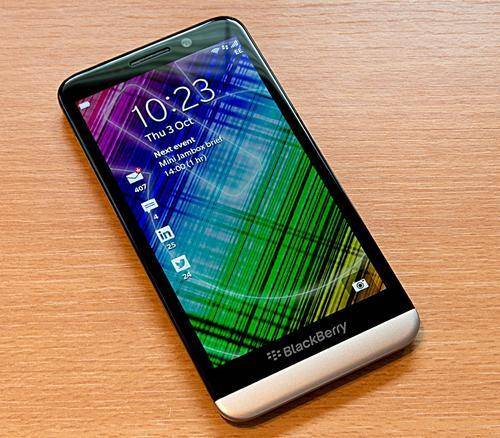 Blackberry Z30 with all accessories in box. Like NEW.