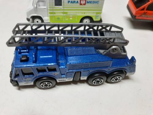 Maisto Die cast metal/plastic vehicles