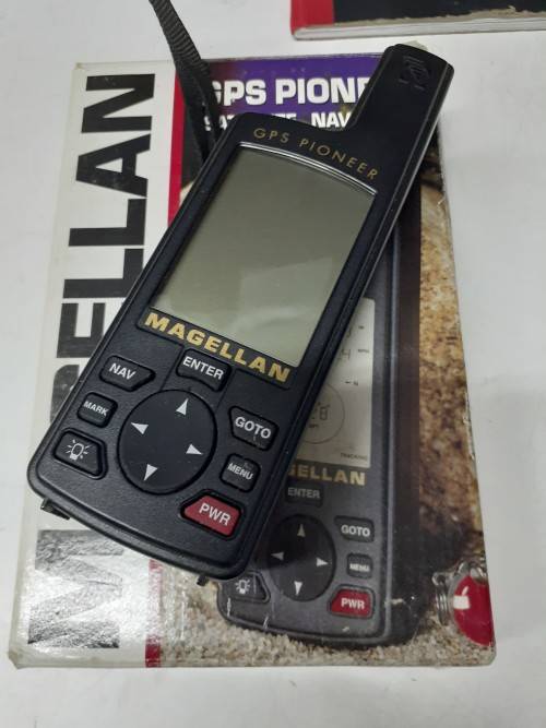 Magellan GPS Pioneer satelite navigator