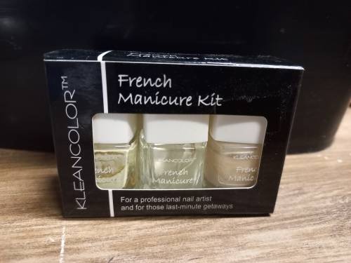 Mini french manicure kit