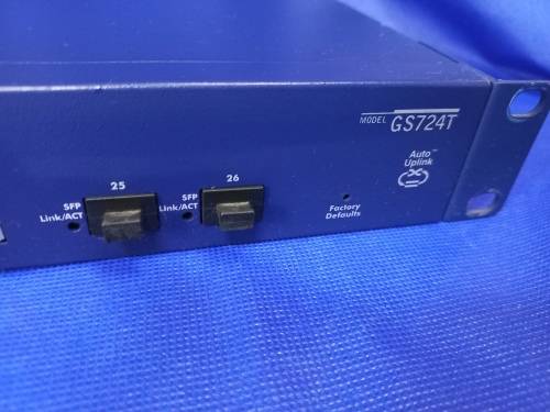 NETGEAR prosafe 24 port 10/100/1000Mbps smart switch GS724T