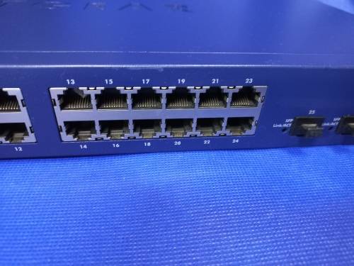 NETGEAR prosafe 24 port 10/100/1000Mbps smart switch GS724T