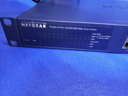 NETGEAR prosafe 24 port 10/100/1000Mbps smart switch GS724T