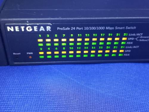 NETGEAR prosafe 24 port 10/100/1000Mbps smart switch GS724T