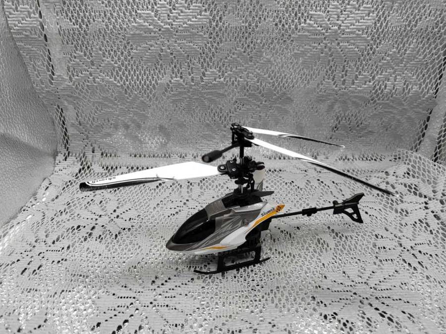 LOT ON AUCTION---AIRPLANES , CONTROLLERS, Helicopters ---GREAT BUY