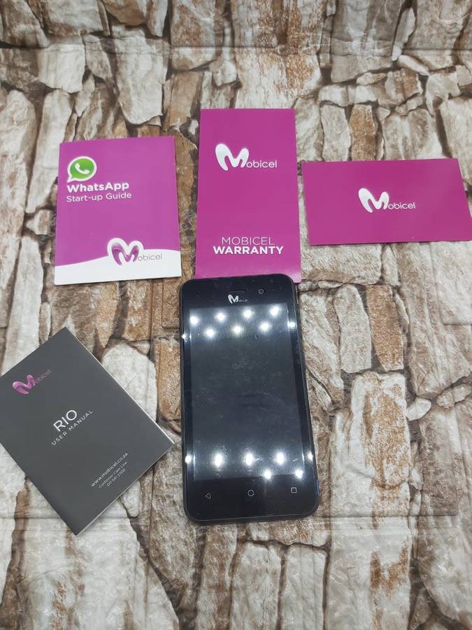 Mobicel Rio 4 Cellphone Device --Classic Black