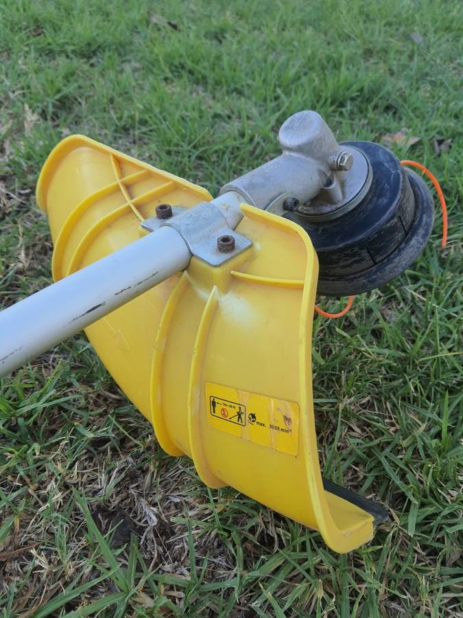 HOFFMANN PNBC520-3 BUSH TRIMMER UP FOR GRABS (SECONDHAND) (NEW ONE COST R36 500.00 RETAIL)