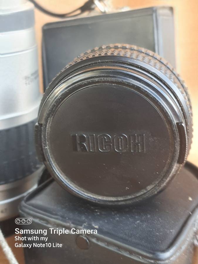 ASAHI PENTAX K1000 FILM CAMERA WITH LOTS OF GOODIES INCLUDED - IMACULATE CONDITION!