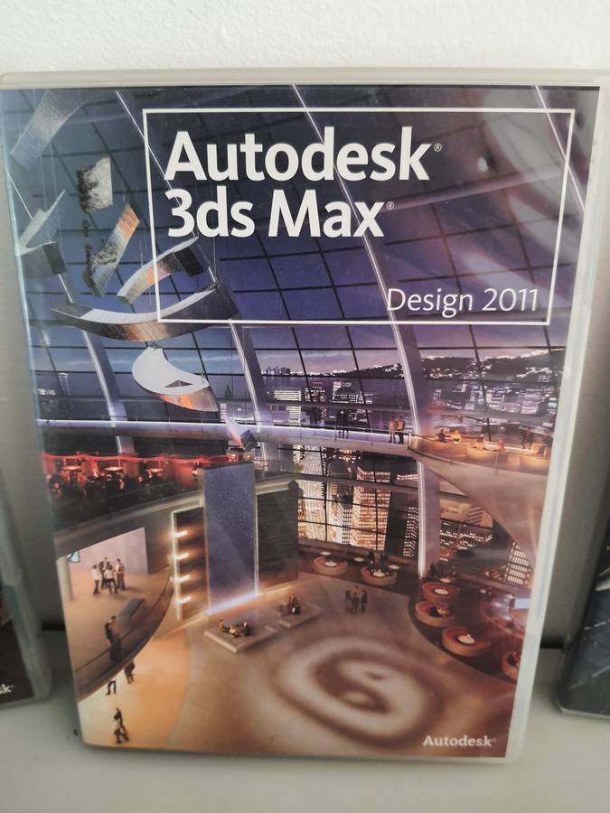 #32 - X5 AUTO CAD COMPUTERE CDS IN IMACULATE CONDITION WITH PRODUCT CODES