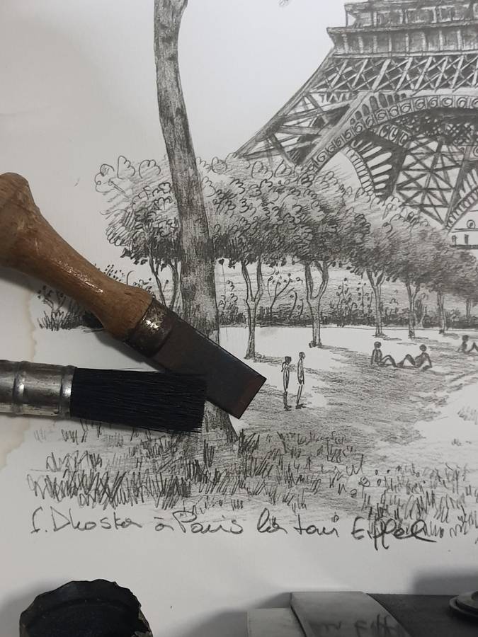 #4 dE PARIS ambience ** - job lot - art  - vintage Kodak working film camera AND M0RE _ WOW _