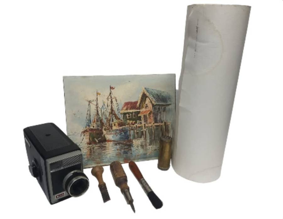 #4 dE PARIS ambience ** - job lot - art  - vintage Kodak working film camera AND M0RE _ WOW _