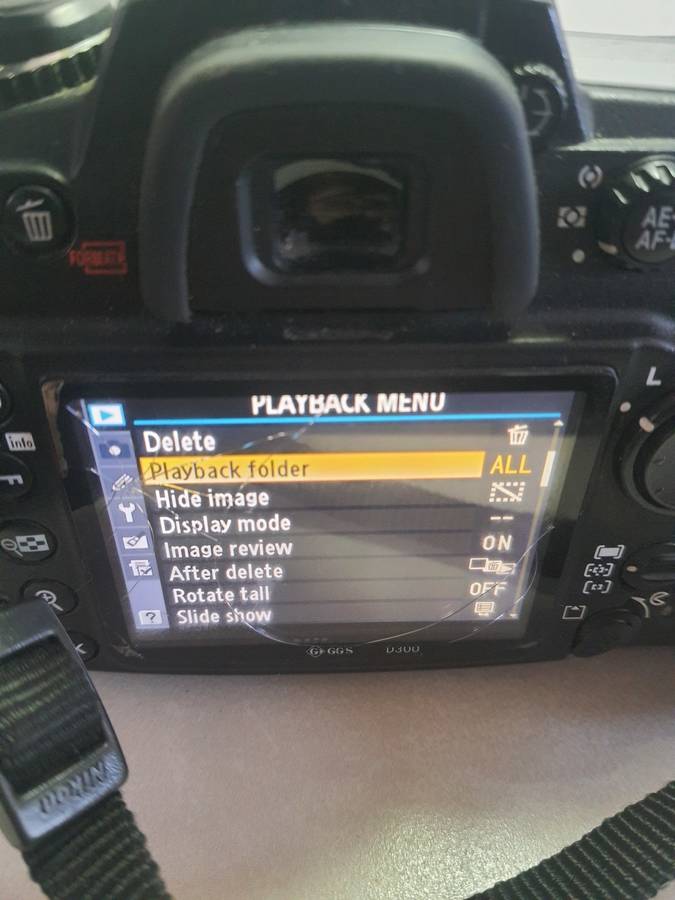 #16 Nikon D3000 with AF Lens Battery and Charger - comes with carry bag