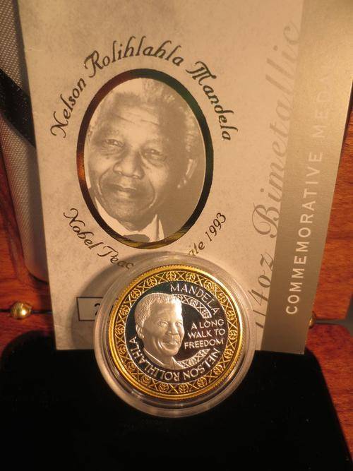2011 Nelson Mandela  1/4 oz Bimetallic Gold/ Silver Medal | A Long Walk To Freedom | FUN SUNDAY |