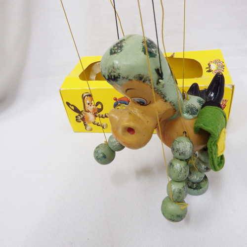 Pelham Puppets A3 Baby Dragon marionette - in original box (damaged) - String: 37cm, Doll: 23.5 cm