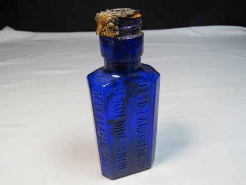 Blue Otto Landsberg & Co. Beroemde snuif / celebrated snuff bottle