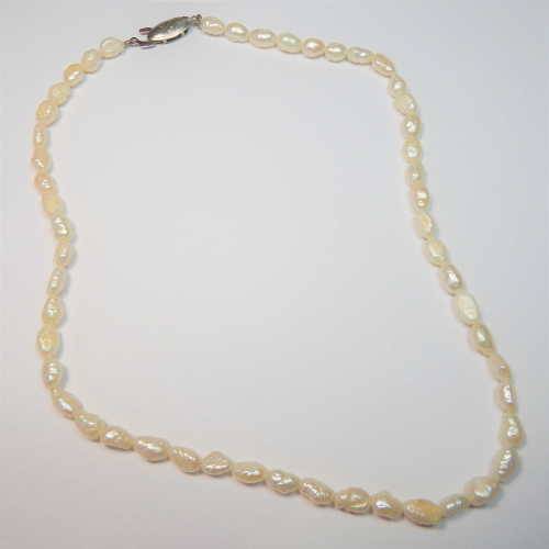 Freshwater free form pearls necklace with silver clasp