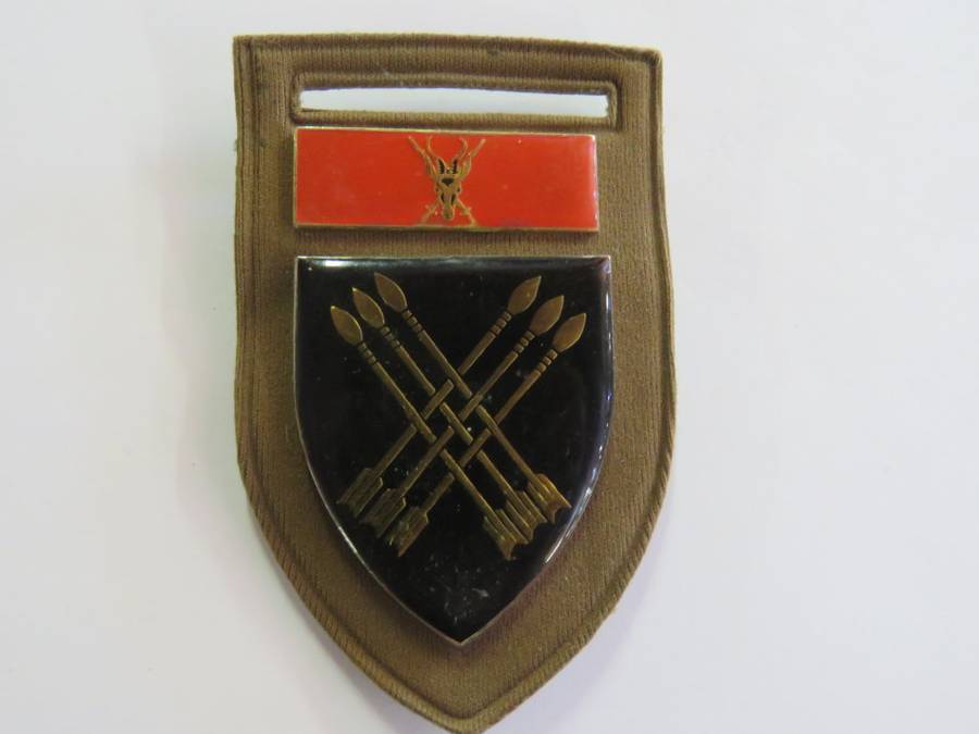 SADF 32 Battalion shoulder flash with chief of the army command bar
