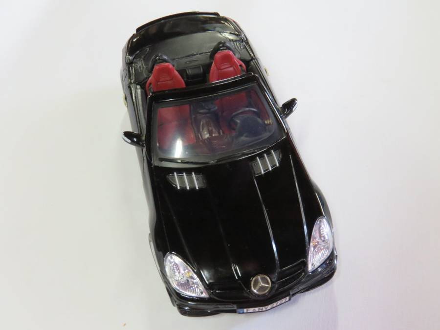 MotorMax 2005 Mercedes Benz SLK55 AMG model car - Boot hinges repaired  - Scale 1/18