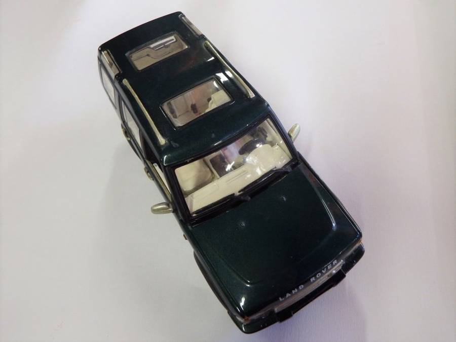 Motor Max 2004 Land Rover Discovery model car - Scale 1/18