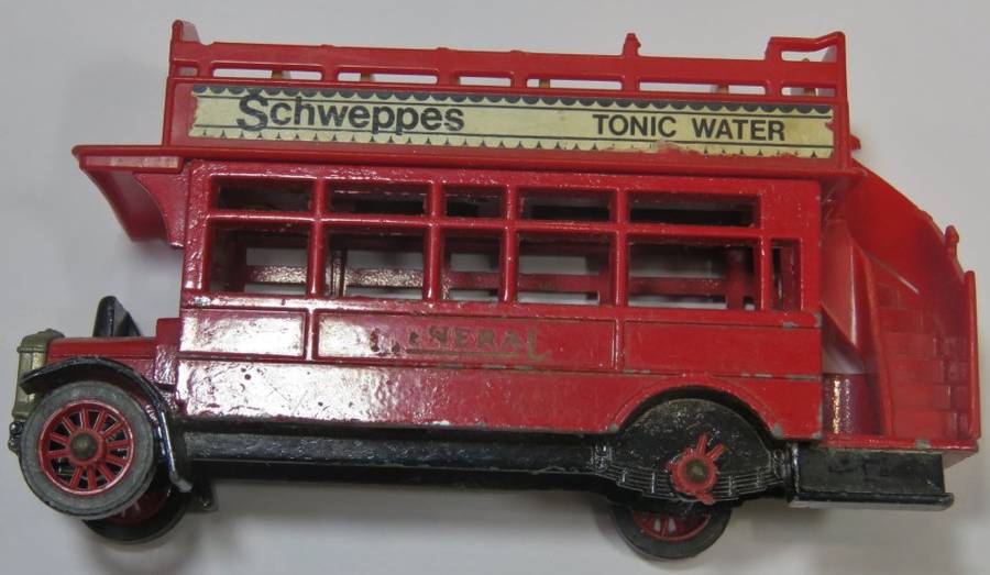 Matchbox models of Yesteryear A.E.C "S" Type Bus 1922 - One wheel missing