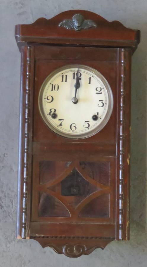 Antique small wall clock - Beautiful piece - Face 15 x 15 cm - Clock 48 x 23 cm