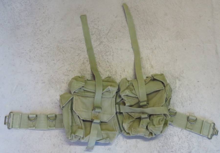 SADF webbing kidney pouches with belt - One pouch is damaged - Sizes in description below
