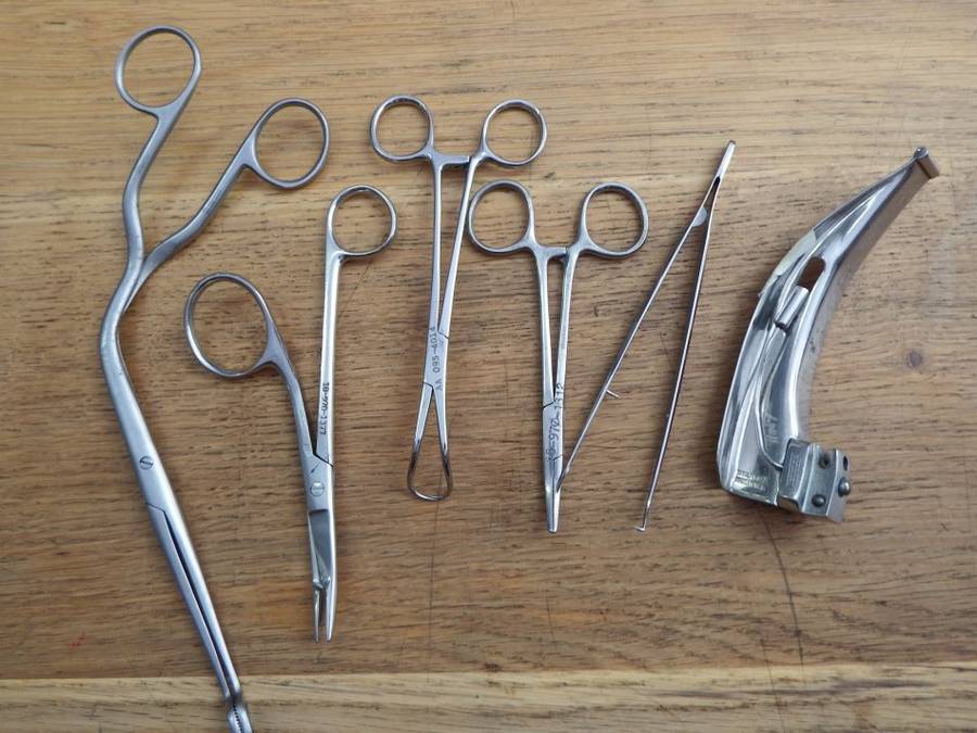 Lot of 6 medical tools