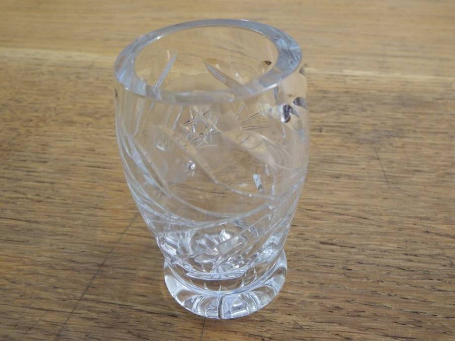 Small crystal glass flower vase