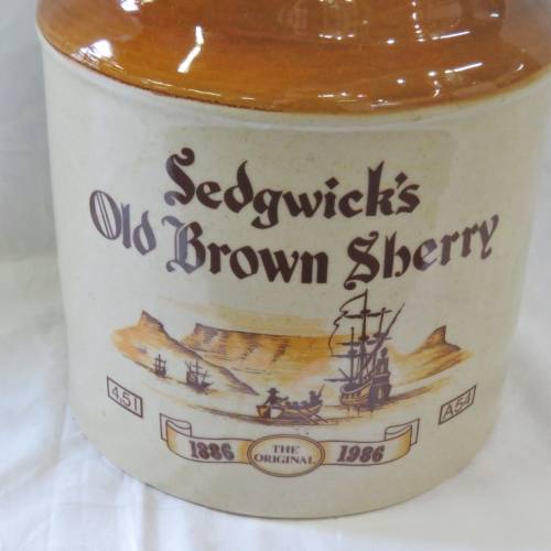 Sedgwick's Old Brown Sherry 4,5 Liter decanter - Length 31 cm - Base 18,5 x 18,5 cm