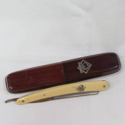 Vintage Puma 222 cut throat razor in case