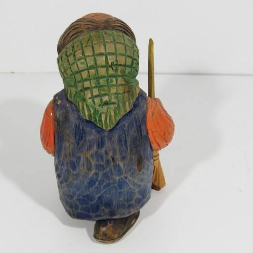 Pair of wooden carved figurines - Man and wife